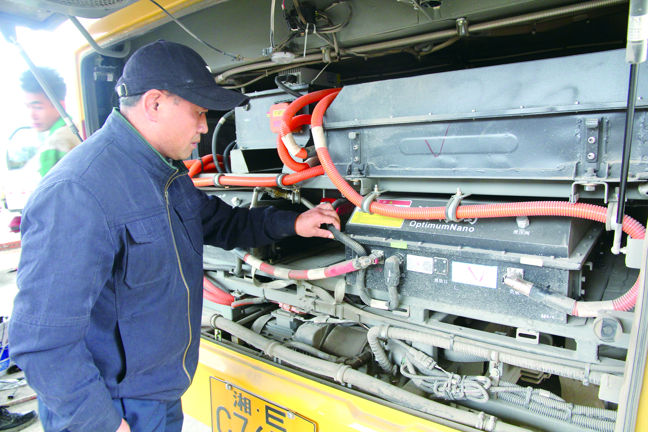 平凡中迸發(fā)職業(yè)的光輝 ——記新惠公汽公司機務(wù)科科長徐春林 祖  冠